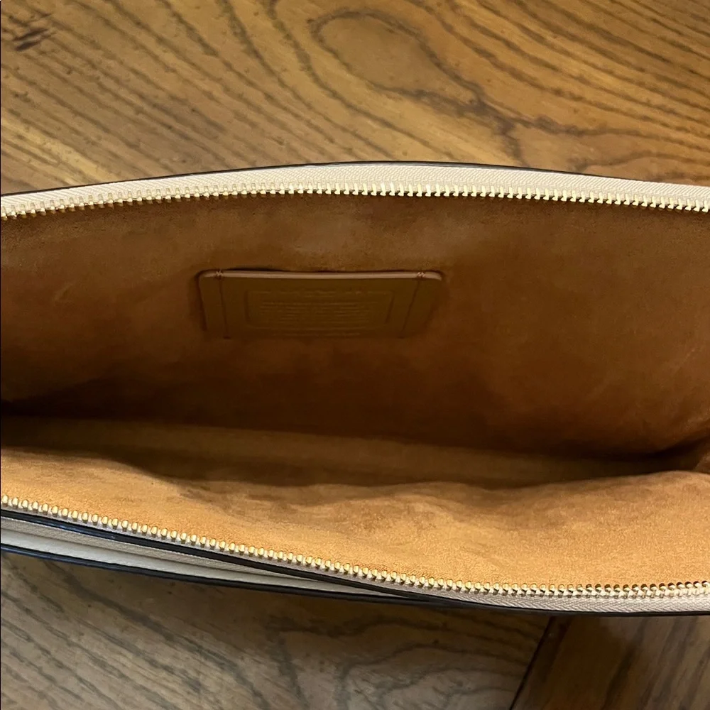 Coach Laptop Sleeve In Signature‎ Canvas With Daisy Print